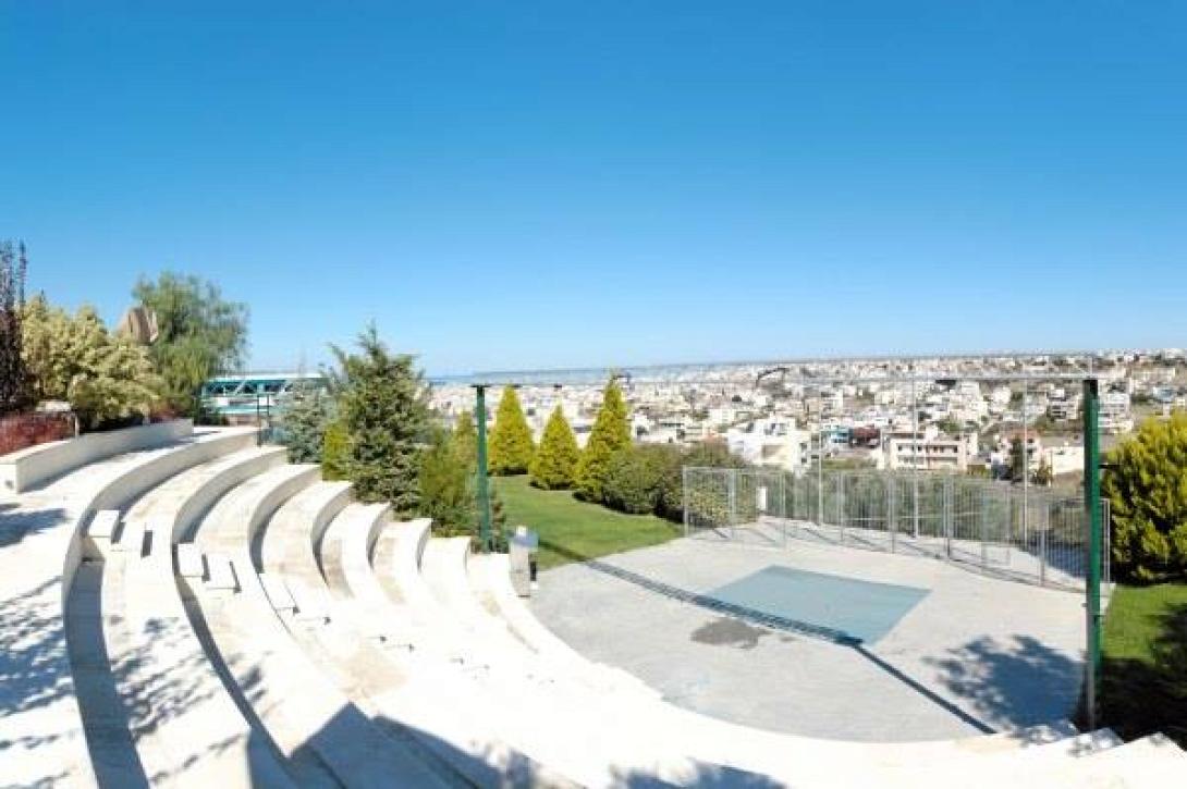 Εγκαινιάζεται με τους &quot;βατράχους&quot; το ανοιχτό θέατρο Ηρακλείου