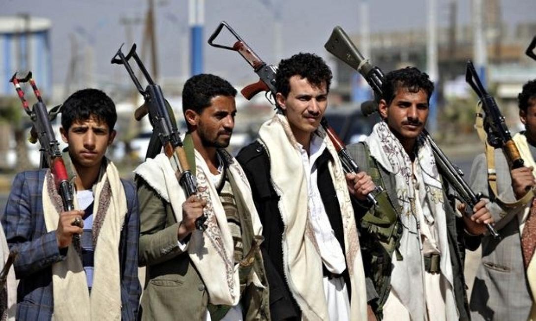 armed-members-of-houthis-012.jpg