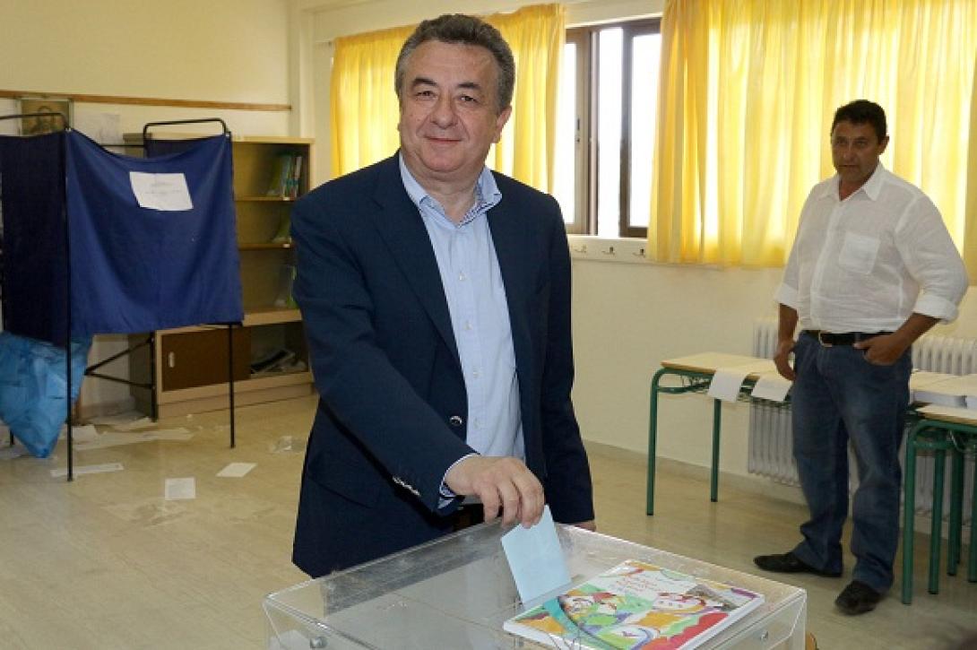 Στον τόπο καταγωγής του ψήφισε ο Σταύρος Αρναουτάκης