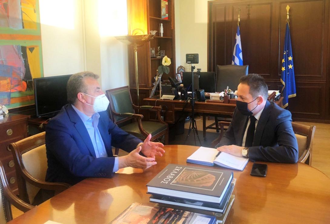 Αρναουτάκης Πέτσας