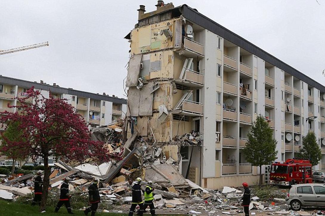 Γαλλία: Ενα παιδί νεκρό και δέκα τραυματίες από έκρηξη σε κτίριο