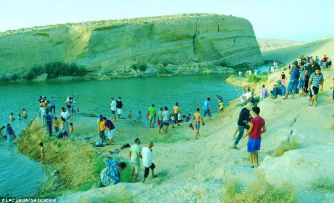 Μυστηριώδης όαση εμφανίζεται στην έρημο της Τυνησίας!