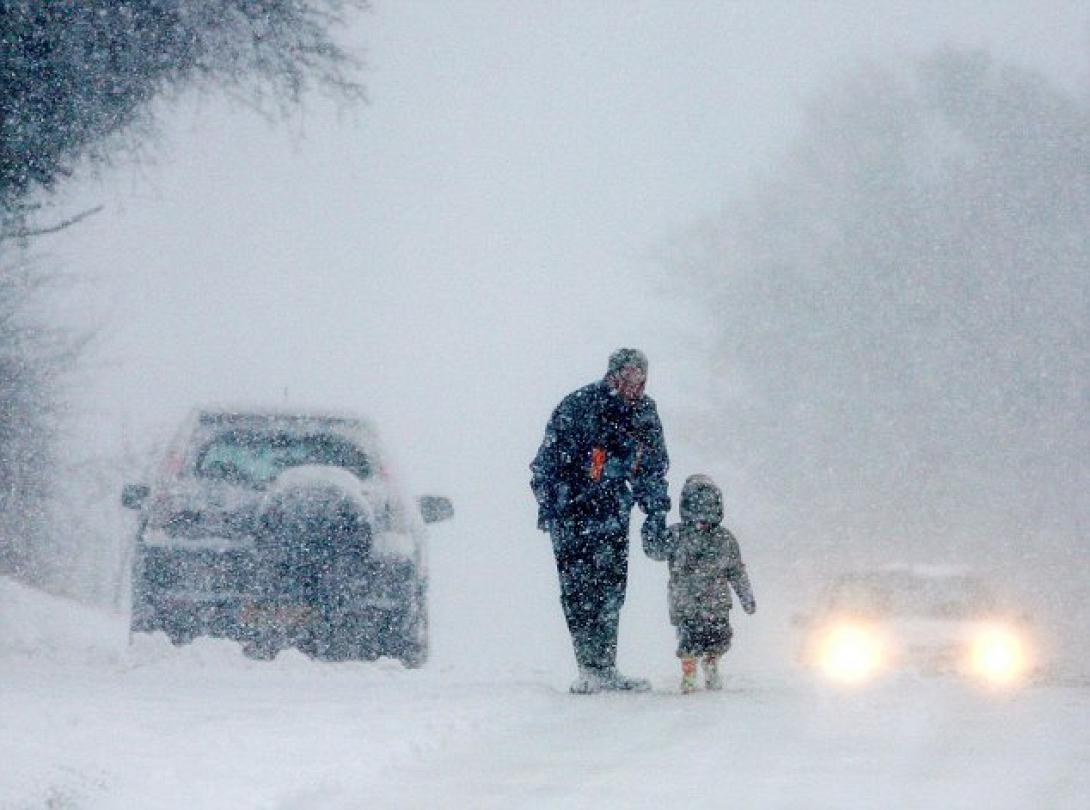 Χιόνια, τσουχτερό κρύο  και καταιγίδες σε όλη τη χώρα 