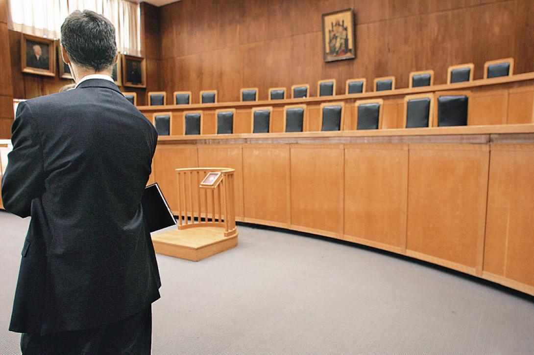 Οι ασκούμενοι δικηγόροι θα φορολογούνται πλέον ως μισθωτοί