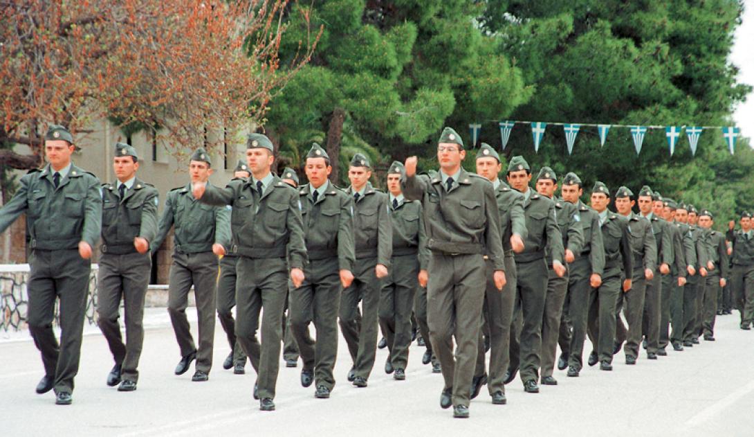 Πρόσληψη 1000 οπλιτών στο στρατό  με μισθό 800 ευρώ