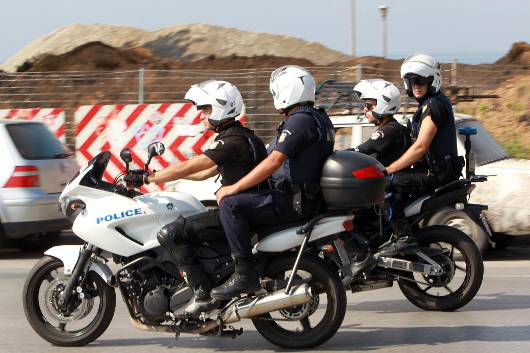 Ιωάννινα: Αυτοκίνητο με Σύρους σε αρδευτικό κανάλι μετά από αστυνομική καταδίωξη
