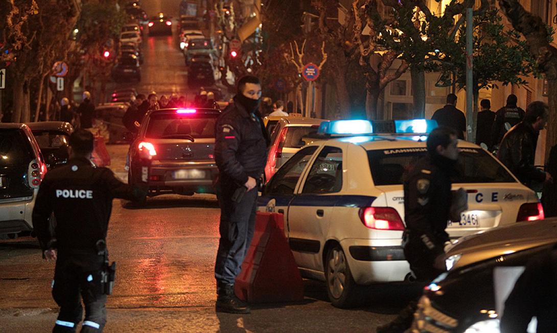  Πειραιάς: Μπήκε σε νυχτερινό μαγαζί και "γάζωσε" τους πελάτες με καλάσνικοφ!