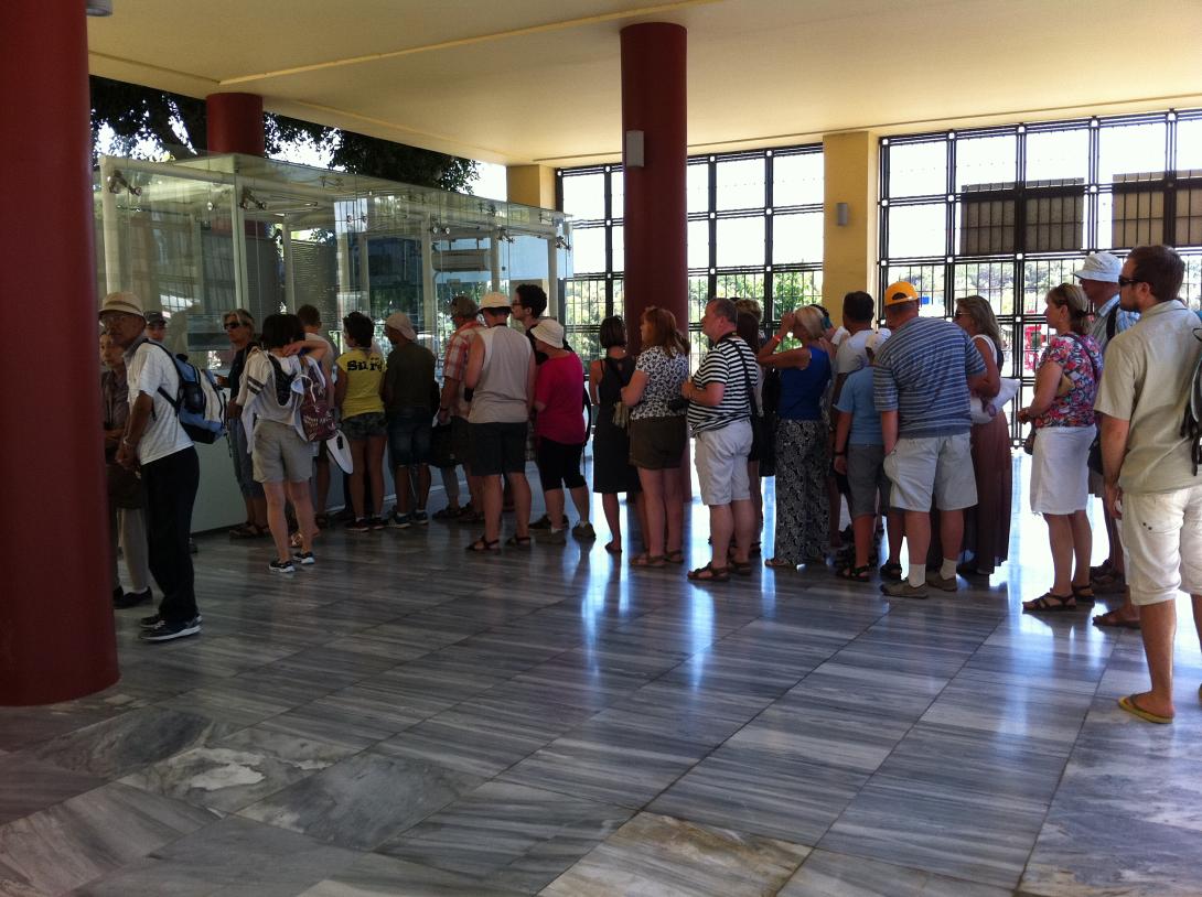 Συνεχίζεται η κοσμοσυρροή τουριστών στο Αρχαιολογικό Μουσείο Ηρακλείου 