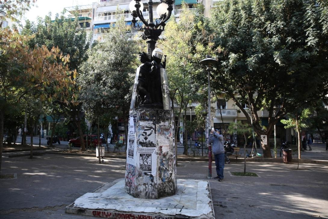 εξάρχεια κράνη