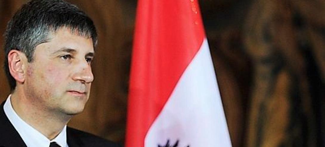 Από τη Γαλλία στην Αυστρία: Παραιτήθηκε ο Υπουργός Οικονομικών