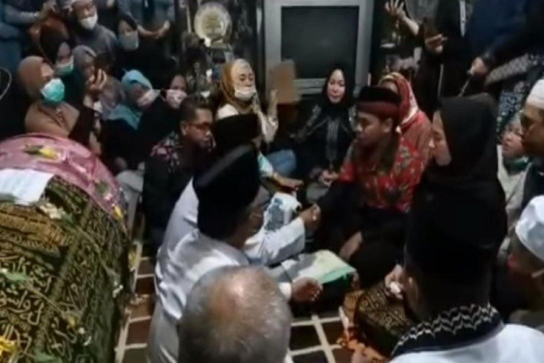 ινδονησία γάμος και κηδεία