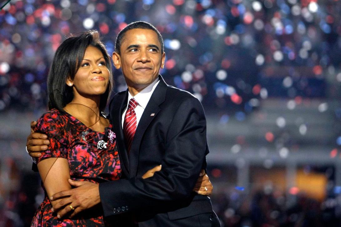 barack-obama-michelle-obama-love-story-romance-photos-08.jpg