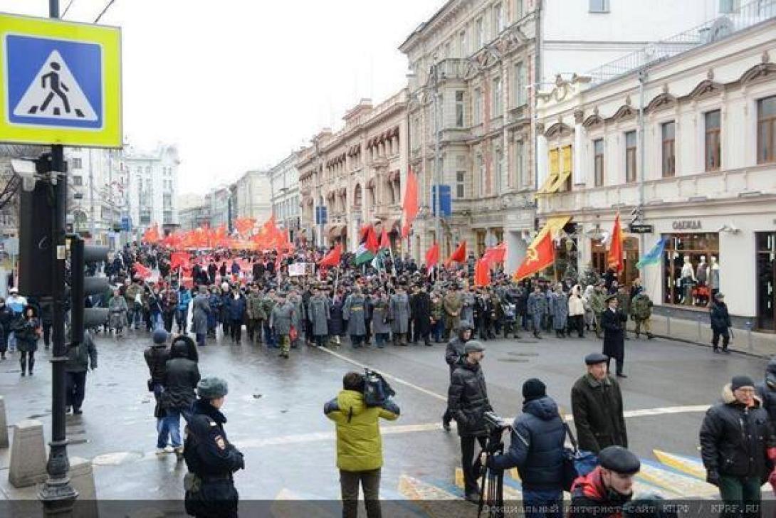 Υπό Ρωσική πολιορκία η Κριμαία - Ένταση μεταξύ Ομπάμα Πούτιν