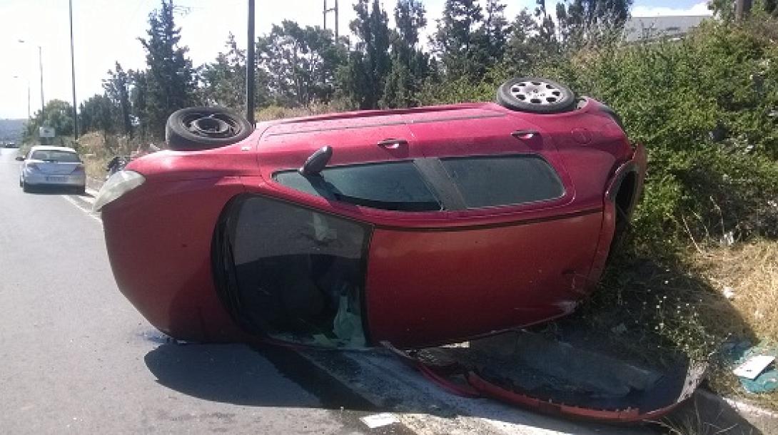 Τροχαίο στον ΒΟΑΚ με εγκλωβισμένο οδηγό