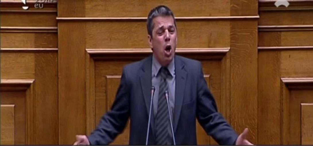 &#039;Επεσε πολύ... κλάμα στη Βουλή! (βίντεο)