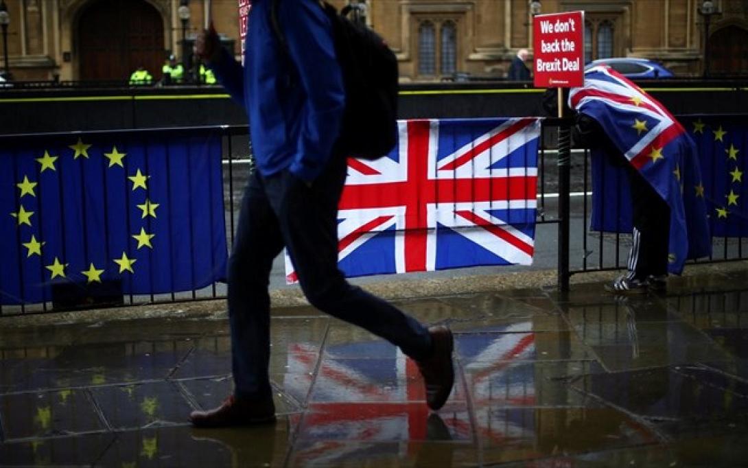 brexit-dromos-broxi-simaies.jpg