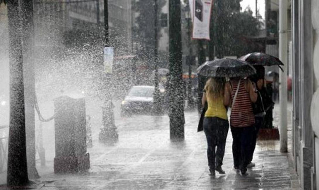 Προβλήματα στην Αθήνα από το ξαφνικό μπουρίνι