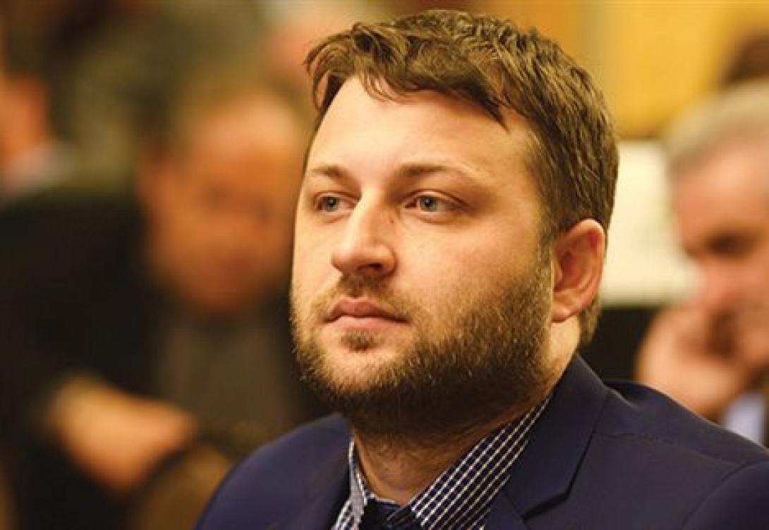 c32a1326b43ffe4cd0a5baa6800372d2.jpg