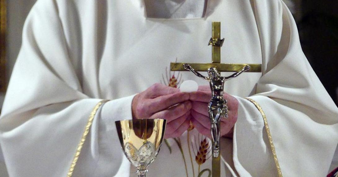 catholic_priest.jpg