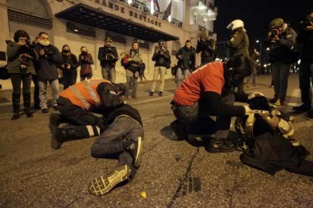 Επεισόδια με τραυματία στο Σύνταγμα