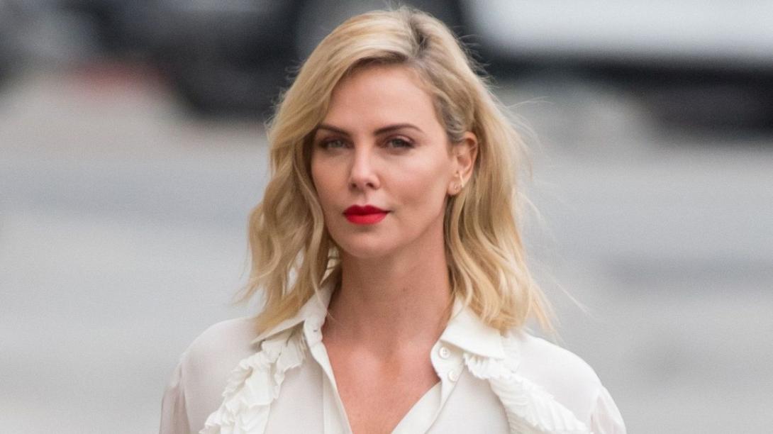 charlize-theron-kimdir.jpg