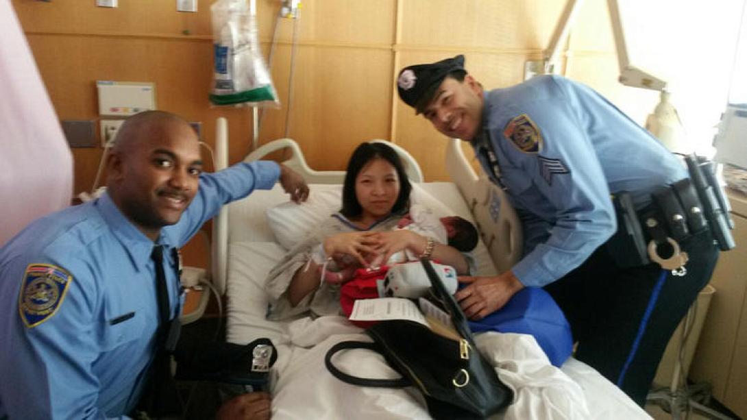 ΗΠΑ: Γέννησε στο μετρό τη μέρα των Χριστουγέννων!