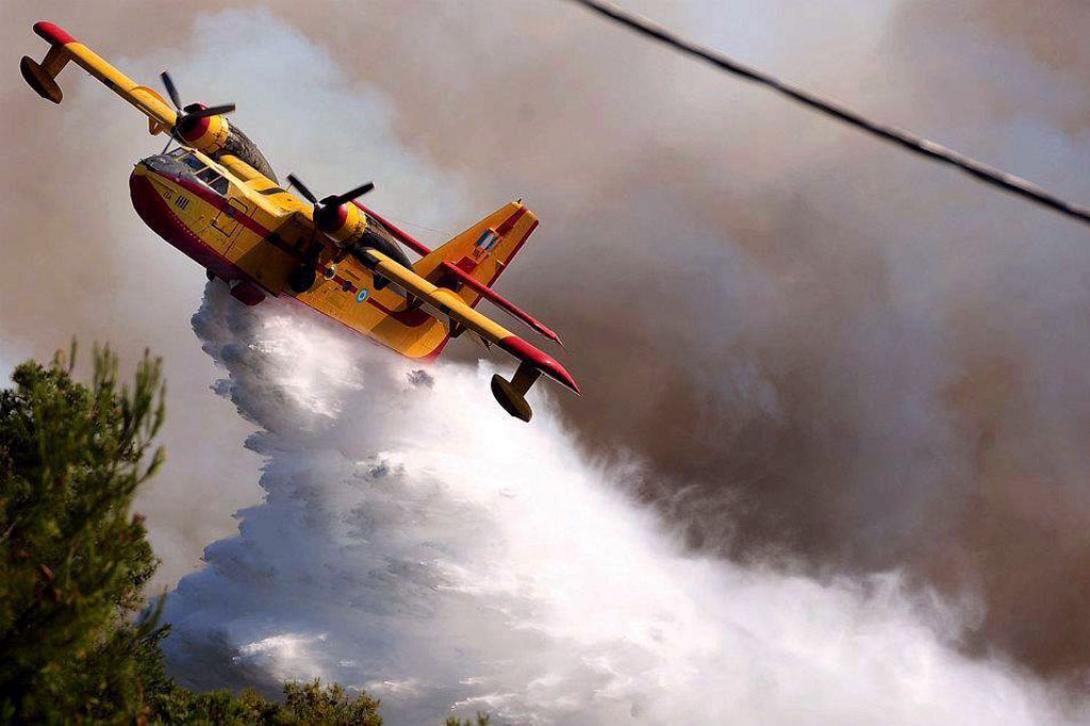 canadair φωτια.jpg