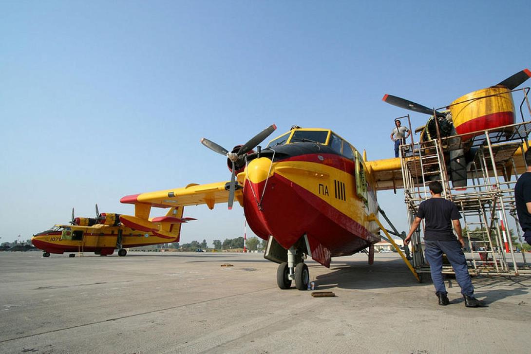 canadair φωτια.jpg