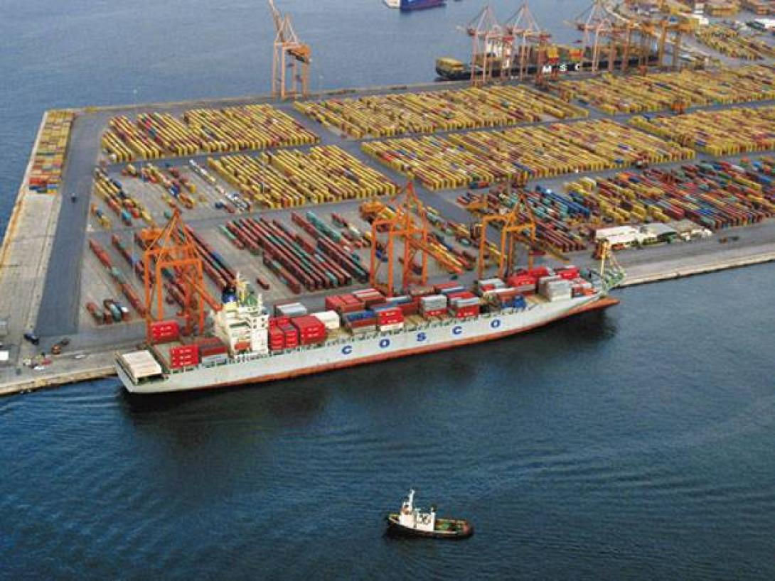 Πειραιάς: Διαμαρτυρία εργαζομένων στην COSCO για τις συνθήκες εργασίας