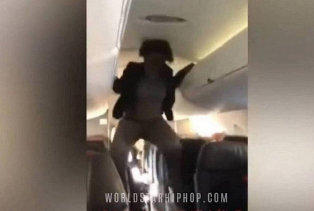 Γυναίκα σε αεροπλάνο άρχισε να «χτυπιέται» σαν δαιμονισμένη