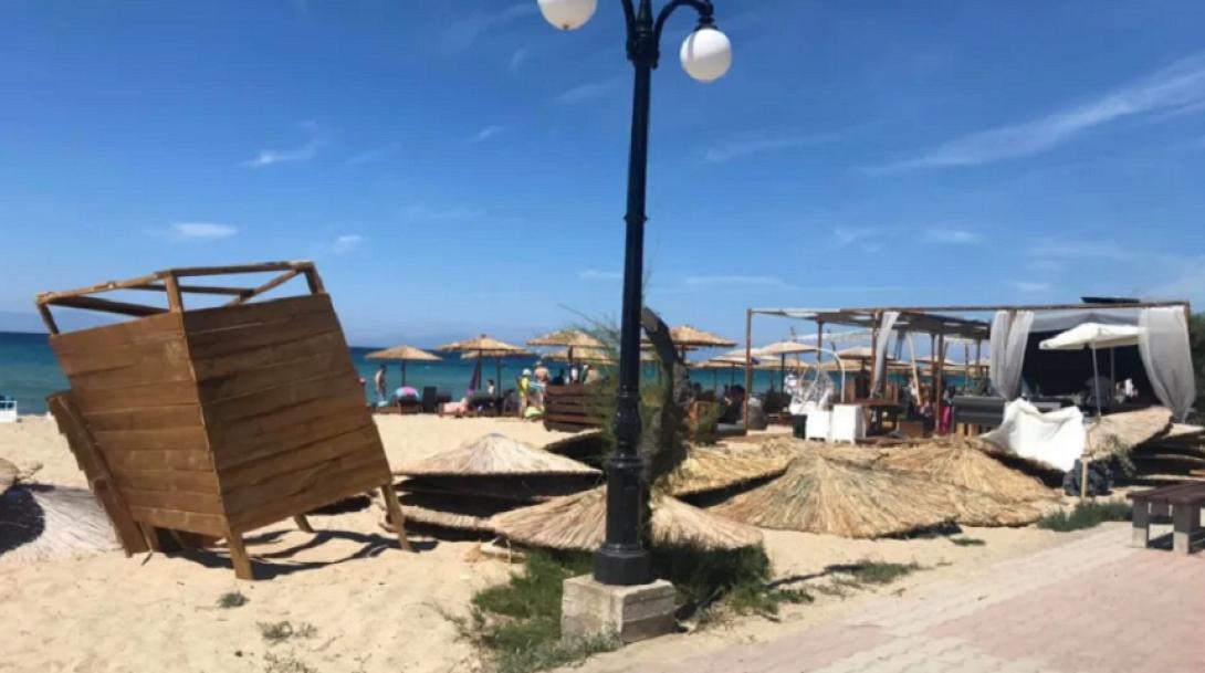 παραλια ανεμοστροβιλος