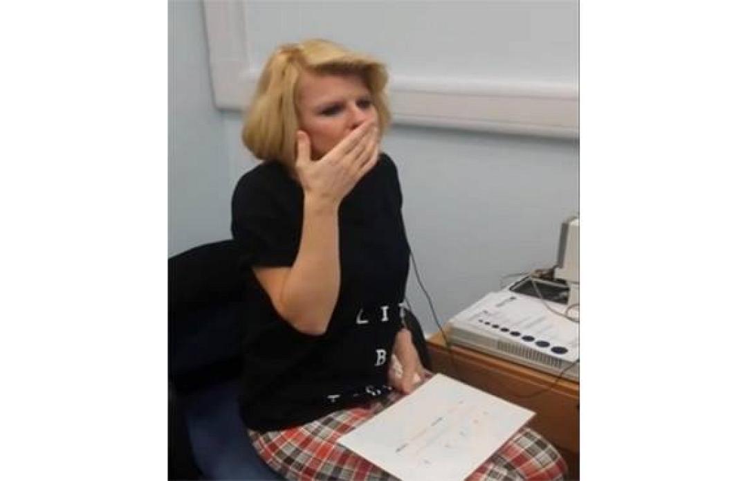 Η 40χρονη γυναίκα που ακούει για πρώτη φορά