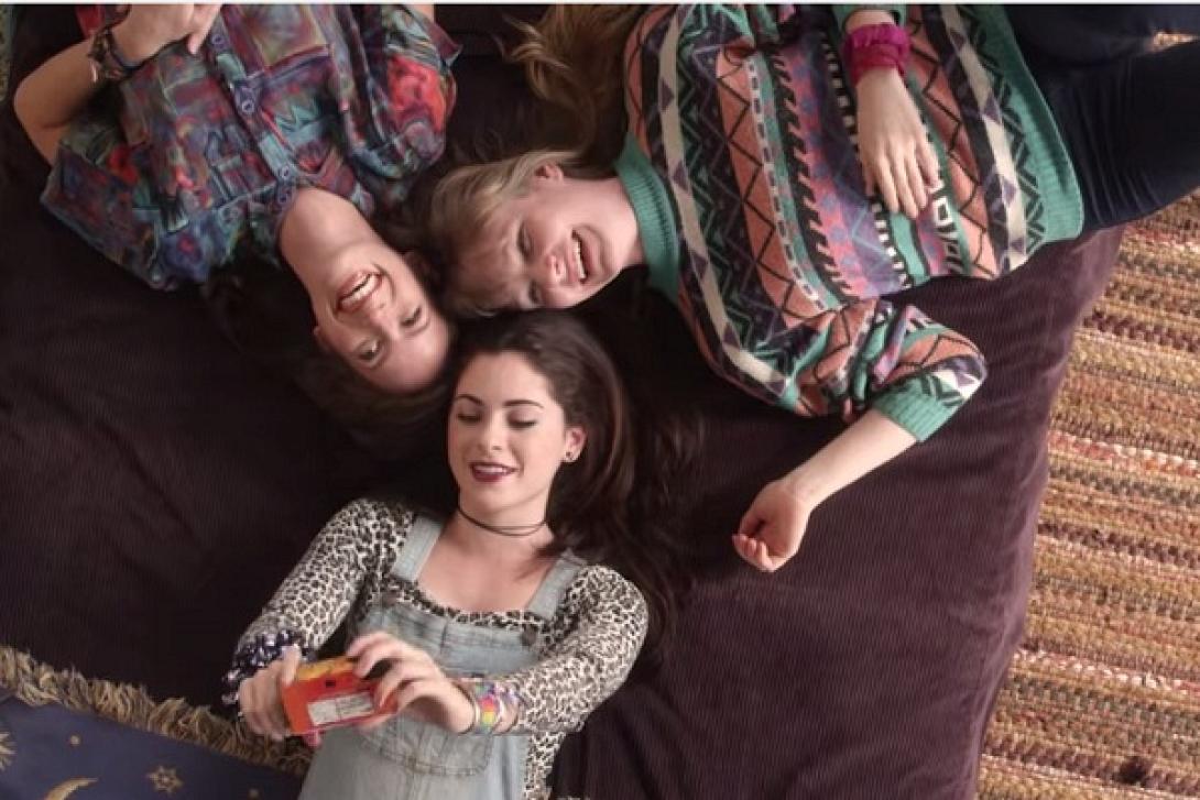 Ξαναθυμηθείτε τη δεκαετία του '90 μέσα από ένα βίντεο