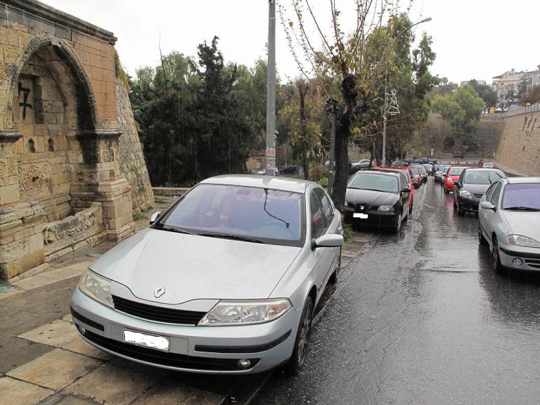 Τίμησε τους άνδρες που διέσωσαν τους μετανάστες του &quot;Baris&quot;