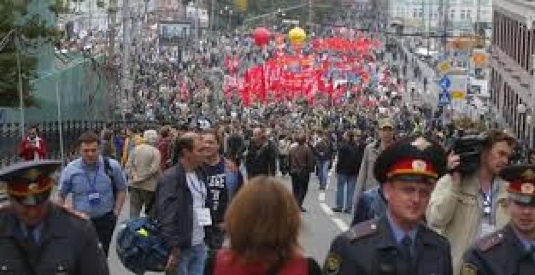 Περίπου 50.000 άνθρωποι διαδήλωσαν στη Μόσχα κατά της "κατοχής" της Κριμαίας