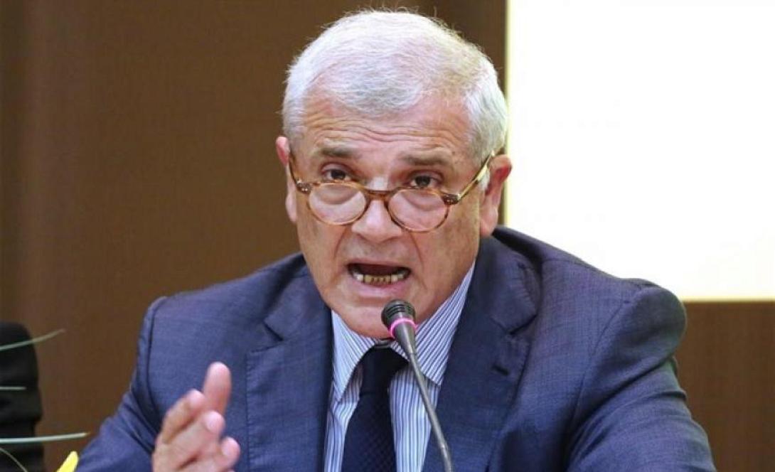 Πόλεμος ανακοινώσεων για το ποδόσφαιρο