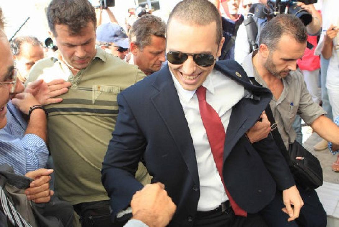 Στη Βουλή ο προφυλακισμένος Ηλίας Κασιδιάρης