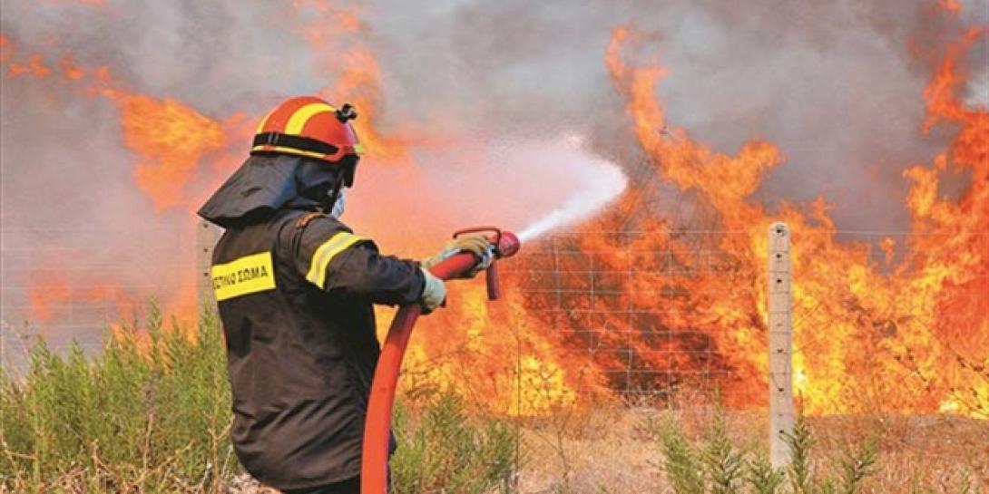 Τρέχουν και δε φτάνουν οι πυροσβέστες στην Κρήτη - Νέα πυρκαγιά στον Άγιο Νικόλαο