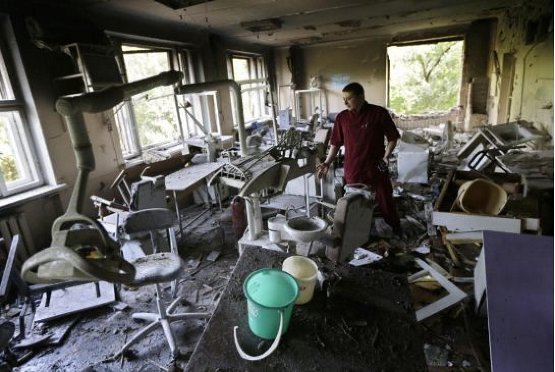 Ουκρανία: Οβίδα έπληξε νοσοκομείο στο Ντονέτσκ