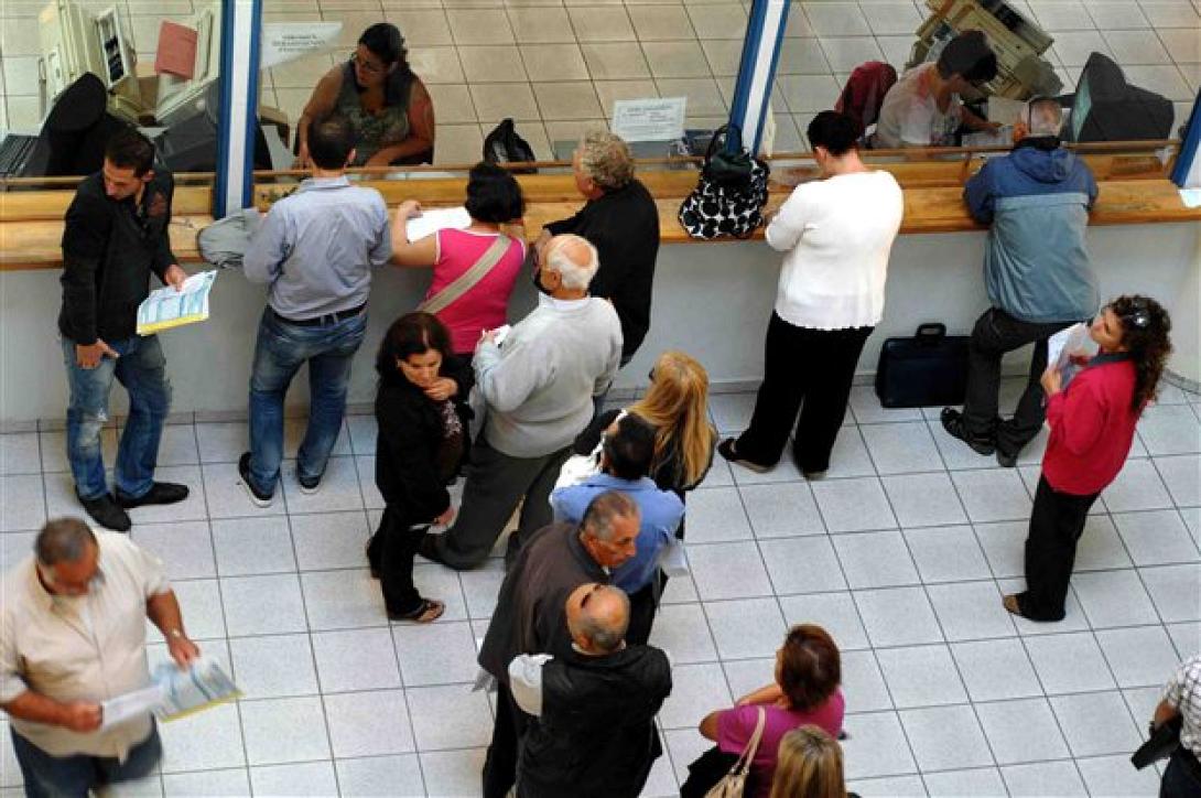 Παράσταση διαμαρτυρίας εμπόρων και βιοτεχνών στη ΔΟΥ Χανίων