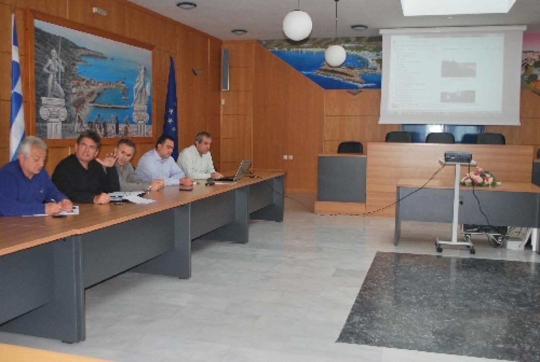 Τα κυκλοφοριακά προβλήματα στο Δήμο Χερσονήσου κατά την τουριστική περίοδο, στο επίκεντρο σύσκεψης