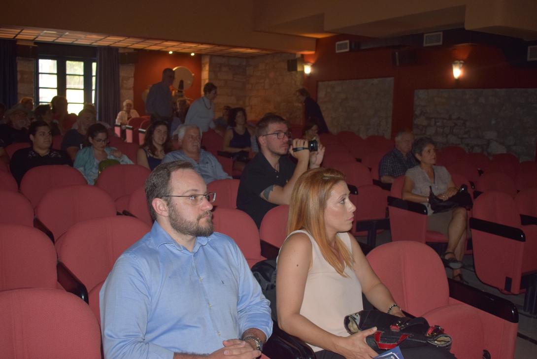 πλατεία νεάπολης