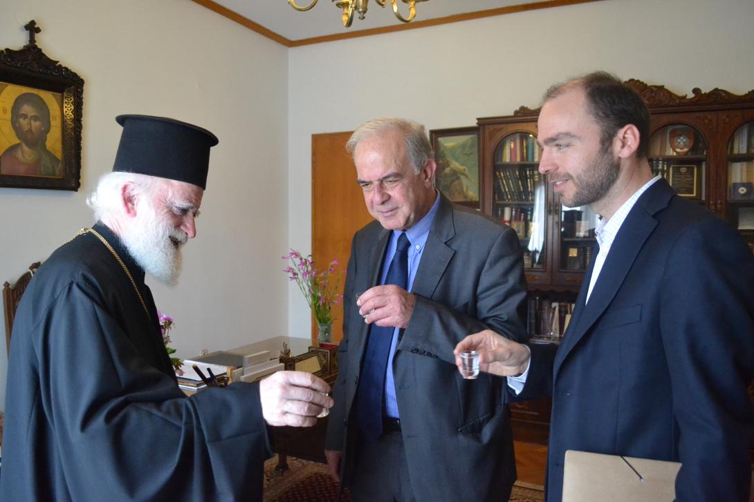 Με τον Σεβασμιότατο Αρχιεπίσκοπο Κρήτης κ. Ειρηναίο ο Βασίλης Λαμπρινός