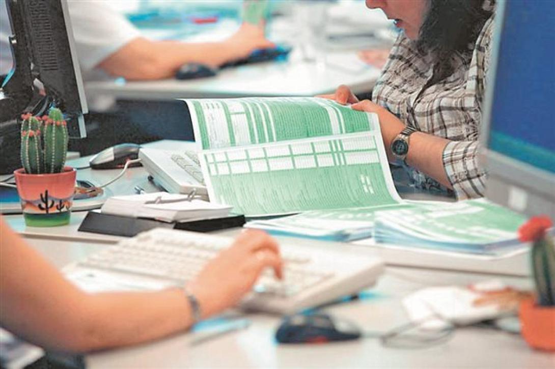 Εξετάζουν παράταση για τις φορολογικές δηλώσεις 