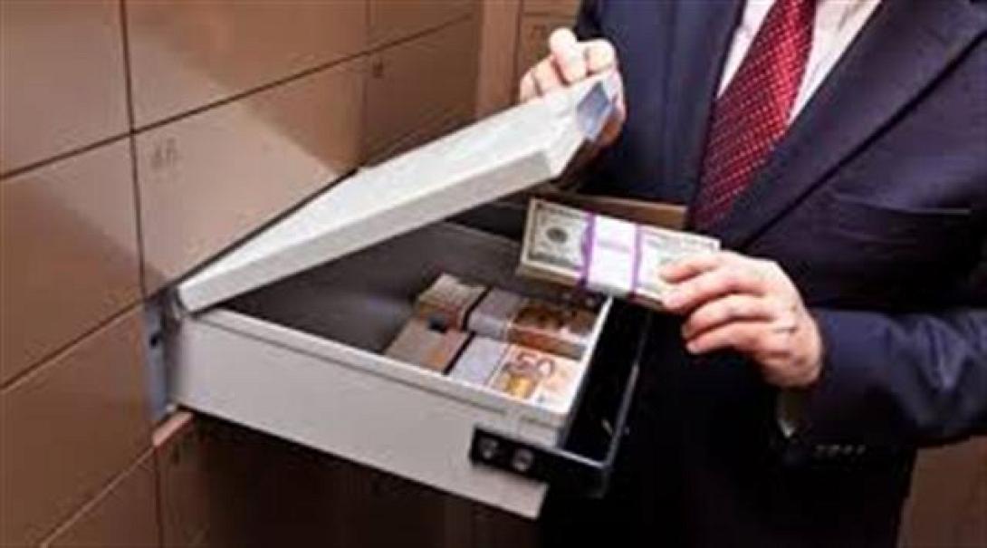 Δίωξη σε εφοριακό για αδικαιολόγητες καταθέσεις 250.000 ευρώ 