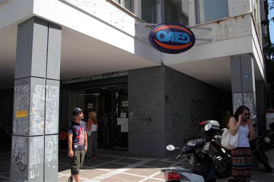 Μία ανάσα πριν το ένα εκατομμύριο οι εγγεγραμμένοι άνεργοι στην Ελλάδα