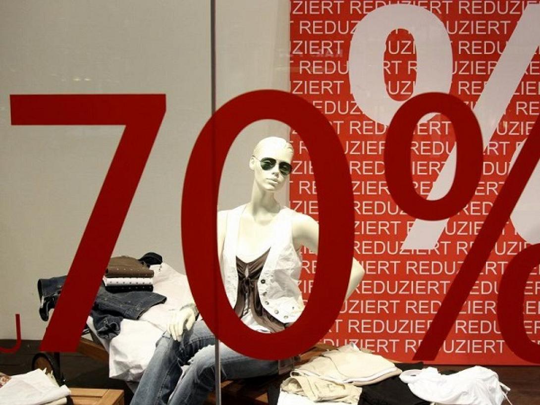 Τέλος στις Χειμερινές εκπτώσεις - Με άδεια ταμεία τα μαγαζιά