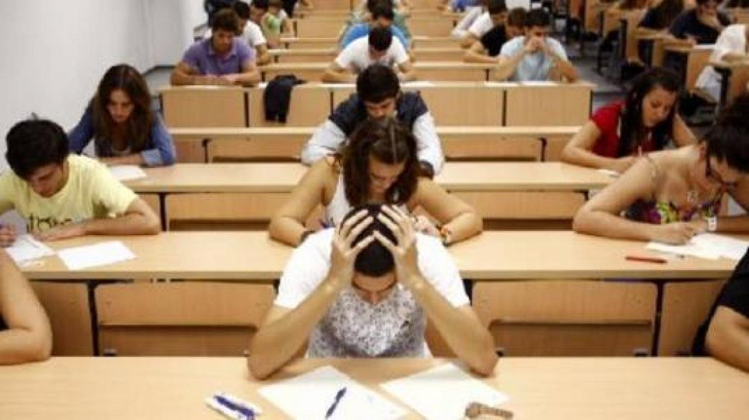 Διπλή εξεταστική για τους φοιτητές AEI και ΤΕΙ τον Φεβρουάριο
