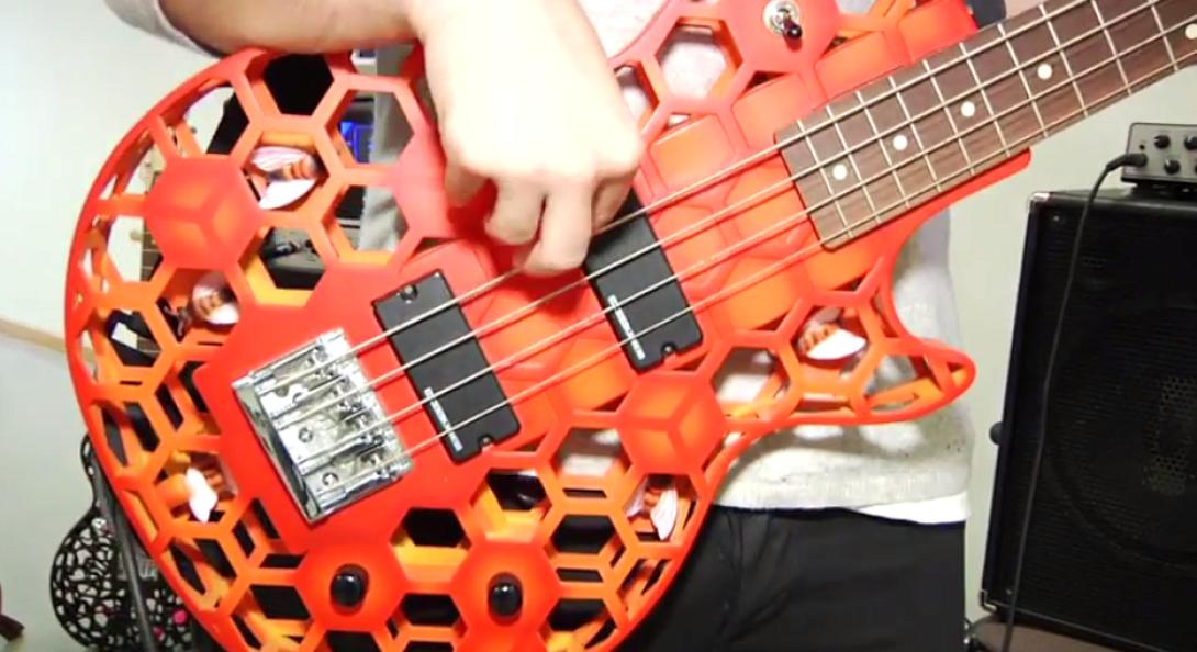 H πρώτη μπάντα με... εκτυπωμένα μουσικα όργανα! (βίντεο)