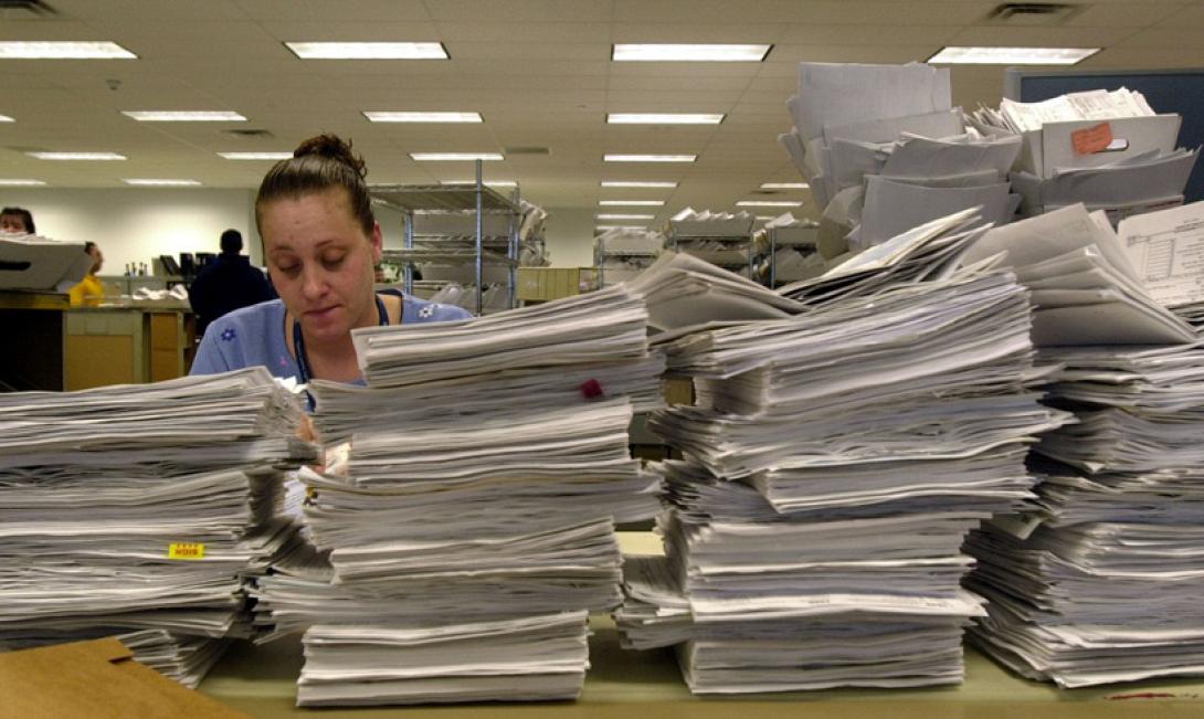 'Ελεγχος στα πιστοποιητικά όλων των δημόσιων υπαλλήλων